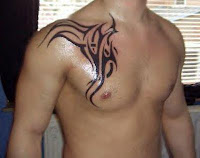 tatouage tribal sur le corps