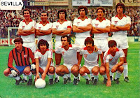 SEVILLA F. C. Temporada 1980-81. Montero, Sanjosé, Blanco, Rivas, Juan Carlos y Álvarez; Buyo, López, Morete, Yiyi y Choya. R. C. D. ESPAÑOL DE BARCELONA 2 SEVILLA F. C. 2. 02/11/1980. Liga de 1ª División, jornada 9. Barcelona, estadio de Sarriá. GOLES: 1-0: 24’, Urbano. 1-1: 30’, Sanjosé. 1-2: 57’, Montero. 2-2: 76’, Roberto Martínez.