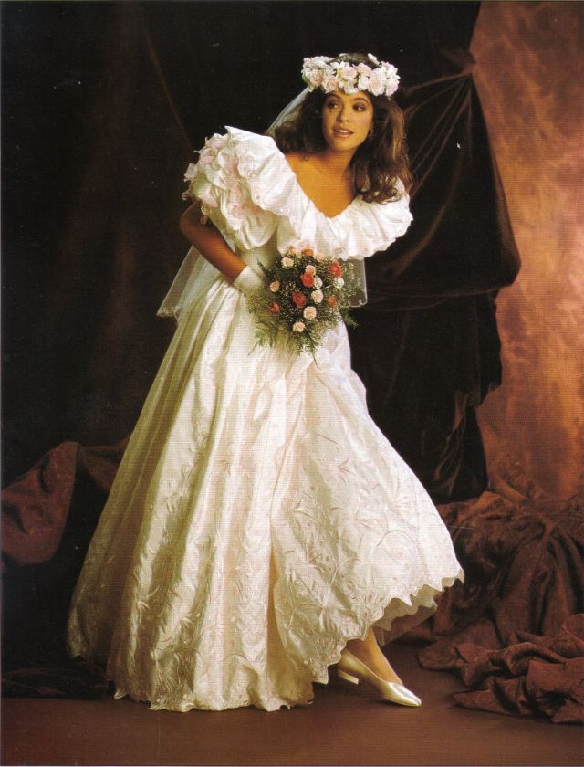 Pin by Hobicilik on Düğün | Retro wedding dresses, 1980s wedding dress, Wedding  dresses 80s