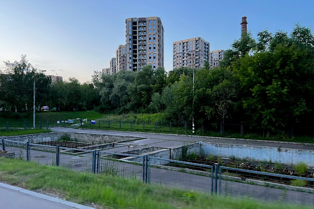 проспект Ветеранов, Очистное сооружение дождевой канализации «Богатырское № 3», строящийся жилой комплекс «Большая семёрка»