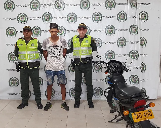 En el barrio Panamá venezolano tumbó a un hombre de la moto para robarsela