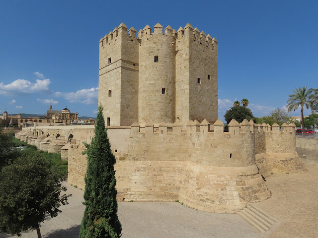 Torre de la Calahorra (Calahorra Tower), Puente Romano, Córdoba