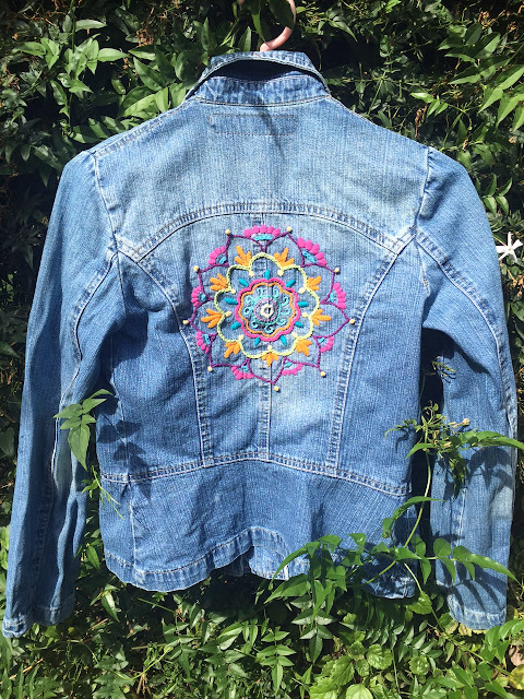 Campera de Jean Bordada Mandala