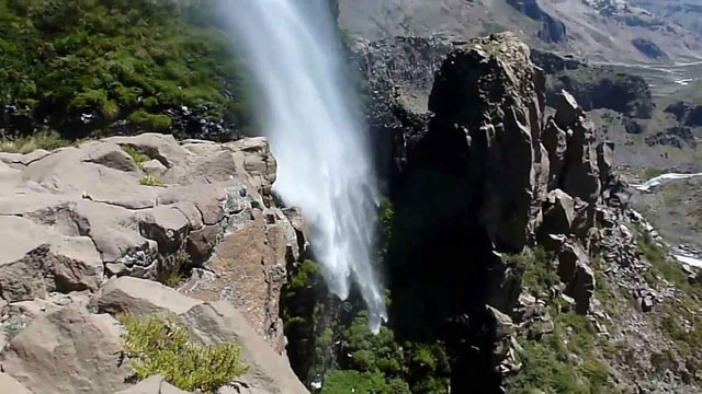 Air Terjun yang Airnya ke Atas