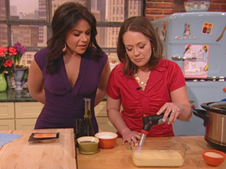 Use your crockpot slow cooker as a bain marie to make PERFECT creme brulee. This is the recipe that Stephanie O'Dea made on the Rachael Ray Show -- an easy and fool-proof fancy dessert!