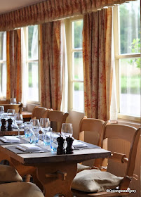 pub restaurant