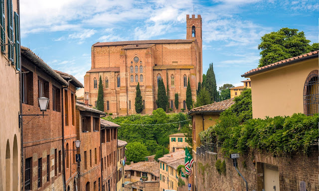 desktop, wallpaper, screensaver, backgrounds, architecture, italy, trees, street, old town, church, buildings, spirituality