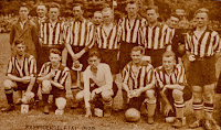 PSV EINDHOVEN - Eindhoven, Holanda - Temporada 1928-29 - El Philips Sport Vereniging, comúnmente conocido como PSV, fue fundado el 31 de agosto de 1913 por la empresa Philips, que decidió crear un equipo de fútbol para sus trabajadores, y en 1929 ganó su primer título de Liga