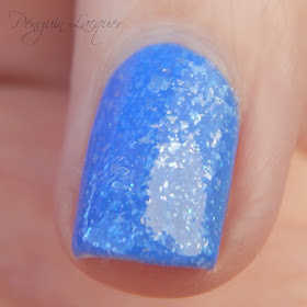 p2 beauty blue nail polish 040 deep sea makro