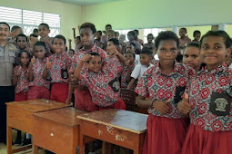  Kunjungi SD Yapis 2, Polres Merauke Laksanakan Program Polisi Pi Ajar 