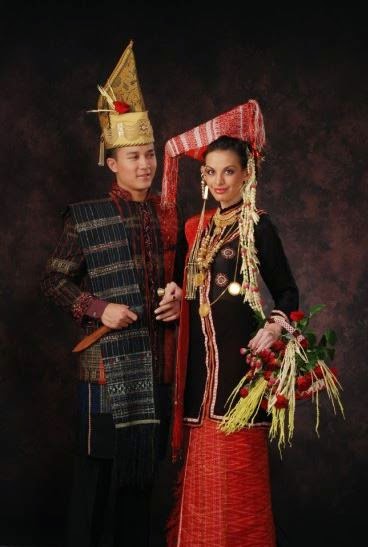 10 Baju  Adat  Sumatera Utara Tradisi Tradisional