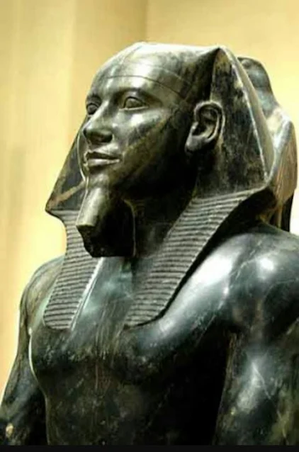 Khafra is the third or fourth king of the fourth family in the ancient Egyptian state