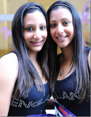 Beautiful twins girls pictures