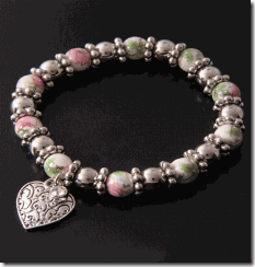 FLORAL HEART BRACELET £9.50