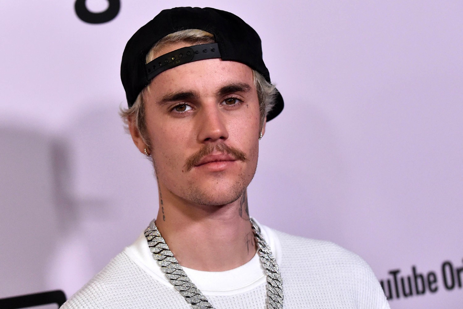 Justin Bieber Reveals Facial Paralysis After Shows Cancelled!