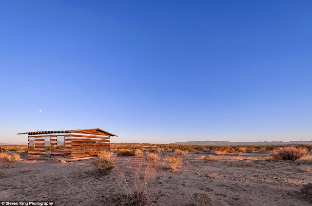 House of mirrors in the Desert