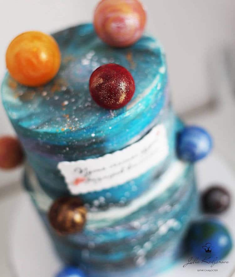 This Baker Makes Incredible Cakes With Beautiful Galaxies And Secret Gardens In Them