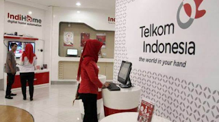 Erick Thohir: TelkomGroup is ready to become the backbone of Indonesia's digital economy  Telkom Group is ready to collaborate to become one of the backbones of Indonesia's digital economy Jakarta (ANTARA) - SOE Minister Erick Thohir said that TelkomGroup is ready to collaborate to become one of the backbones of Indonesia's digital economy.  "TelkomGroup is ready to collaborate to become one of the backbones of Indonesia's digital economy," said Erick Thohir as quoted from his official Instagram account @erickthohir in Jakarta, Thursday.  The Minister of State-Owned Enterprises added that TelkomGroup is also ready to open the widest possible employment opportunities for the millennial generation and become agents of change for SOEs and Indonesia.  "We as a nation can prove to other big nations in the world that we have our own ecosystem, not the ecosystem of other countries, but the ecosystem of Indonesia," said Erick Thohir.  Previously, SOE Minister Erick Thohir was optimistic that Leap from TelkomGroup could be the captain in establishing a digital ecosystem.  Erick Thohir appreciates TelkomGroup in transforming into the best digital telecommunications company in Indonesia and opening up opportunities and opportunities in developing an inclusive and sustainable digital ecosystem in the country.  The Minister of State-Owned Enterprises said that a new world will be faced, new challenges must be faced, therefore Indonesia must have its own ecosystem and roadmap. Indonesia must ensure that its ecosystem wins.    The congestion point on the Lebaran 2022 commuter route in West Java has begun to be mapped  Among the traffic jams in West Java are Cileunyi, Bandung Regency, Jalan Cagak Nagrek, Bandung Regency, Malangbong Area, Garut Regency and Lingkar Gentong Bandung (ANTARA) - Dinas Perhubungan (Dishub) Provinsi Jawa Barat mapped some congestion points on the Lebaran 2022 commuter route in West Java based on the results of the commute monitoring conducted from 4-5 April 2022.   Head of West Java Province Dishub A Koswara Hanafi, in Bandung, Thursday explained the traffic jams in West Java, among them are Cileunyi, Bandung Regency, Jalan Cagak Nagrek, Bandung Regency, Malangbong Area, Garut Regency and Lingkar Gentong.   According to him, the narrowing of the strip (bottle neck), spill market activity, and road crossing (crossing) are still the main issues that cause overcrowding and congestion, so it is necessary to formulate a more intensive handling strategy.   "The crucial points in the congestion-prone locations are also discussed in full. Then the dangerous alternative routes, we will inform the community so that they are known and arranged in the field for safety for travelers is the point," he said.  It explains the Cileunyi Toll Gate area to be one of the points of concern every homecoming season.   Dishub of West Java Province coordinated with PT Jasa Marga to anticipate the congestion at the Cileunyi Toll Gate by preparing the Gedebage KM 149 Toll exit as a solution to decompose the Cileunyi toll exit density.   In addition, he also alluded to the fact that there are still a few gates operated on the Cileunyi Toll Road which is currently considered not enough to serve vehicles passing by on the way home later.   The reason is that the volume of vehicles is predicted to be much more than two years ago.   "In the field, there are several issues that need to be coordinated and emphasized by the organizers of Lebaran transport," he said.   He said the series of Preparedness Survey Activities Ahead of Homecoming 2022 is also equipped with checking the minimum service standard (SPM) vehicles and safety management system (SMK) carried out at Budiman Bus Pool, Karunia Bakti Bus Pool, Singaparna Terminal Tasikmalaya Regency and Garut Terminal.  This vehicle inspection includes the inspection of the vehicle and its completion certificate in accordance with the minimum service standards as well as medical examination service facilities for vehicle crews on public passenger transport, said A Koswara Hanafi.