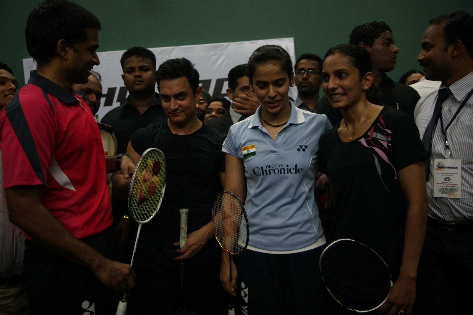 Aamir Khan Latest wallpapers & Saina Nehwal at Exhibition Match ...