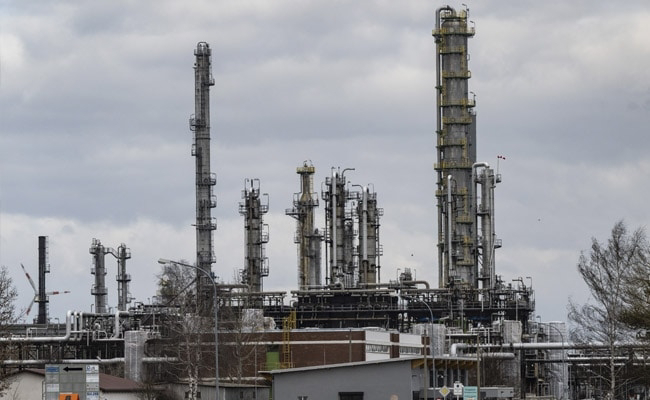 German Refinery Fed By Russia Oil For 32 Years Does Not Know Its Future