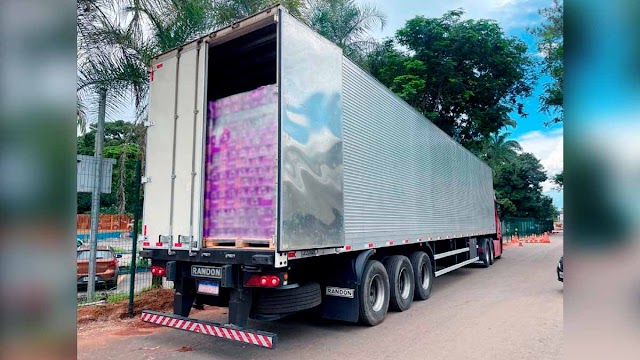 Fisco apreende caminhão que transportava bebidas com notas irregulares na BR-153