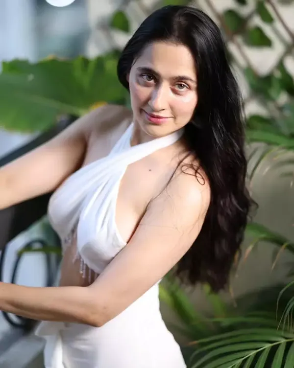 sanjeeda shaikh white dress indian actress