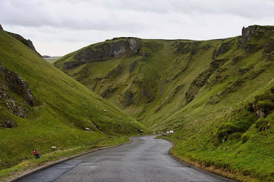 Winnats Pass, Peak District, Derbyshire, Castleton by the Serial Adventurer, Hiking, Walking, Adventure, Things to do