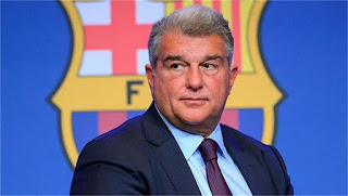 برشلونة يصارع كبار أوروبا على صفقة من الدوري الإنجليزي