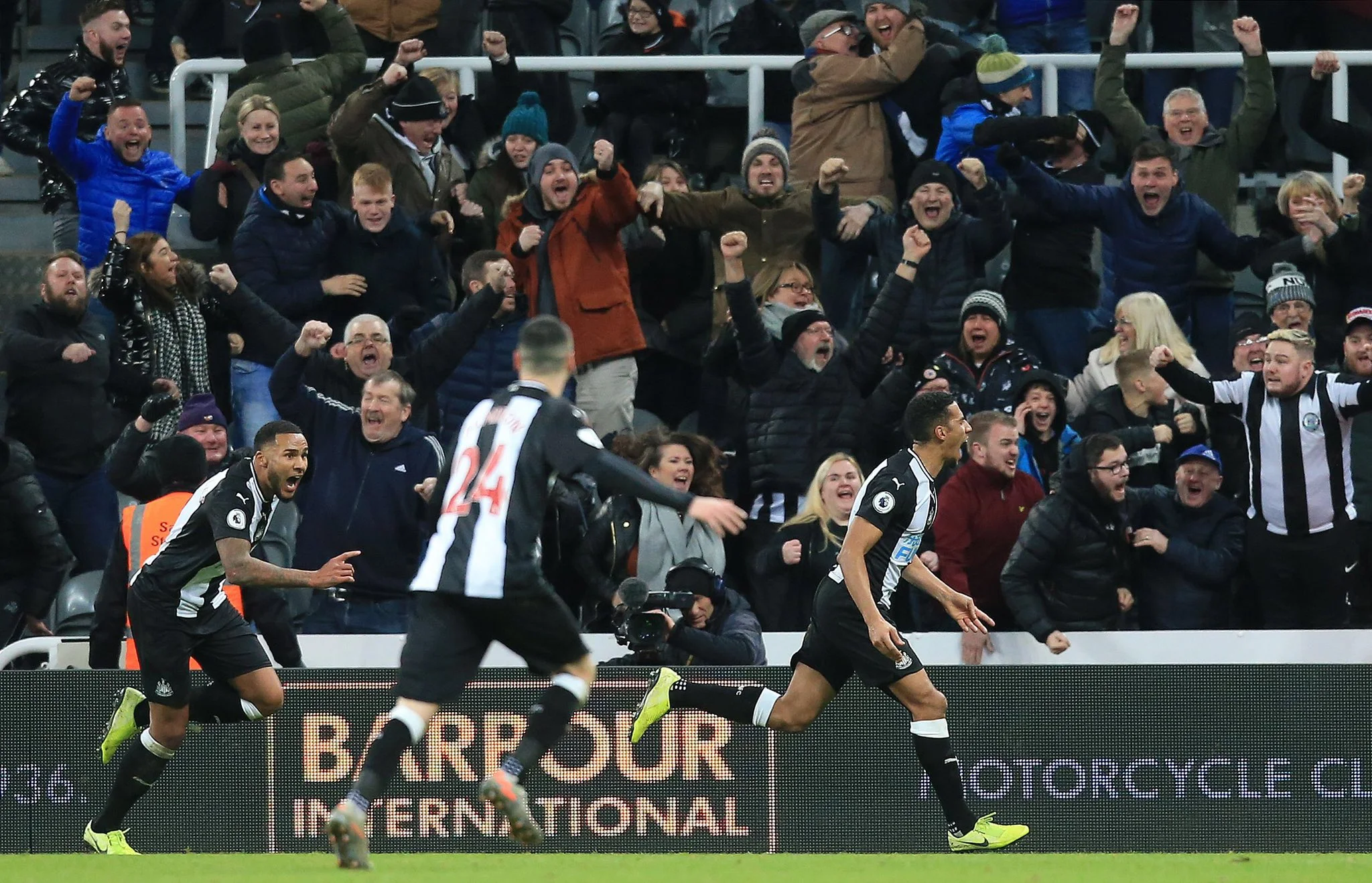 Isaac Hayden of Newcastle United celebrates after scoring a late winner against Chelsea on January 18, 2020 in Newcastle, England