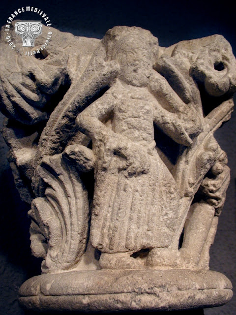 BORDEAUX (33) - Musée d'Aquitaine : Chapiteaux romans de la cathédrale