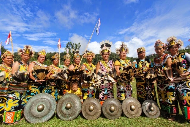 Tari Gong Kalimantan Timur Pesona Nusantara