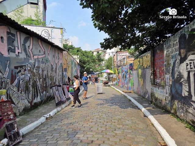 Vista da parte alta do famoso Beco do Batman - Vila das Bandeiras - São Paulo