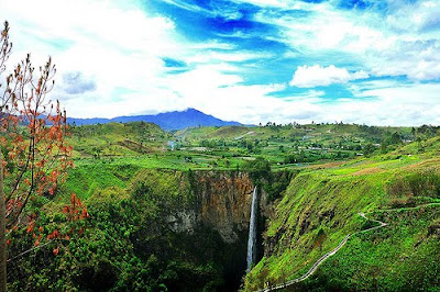 Sipiso-piso waterfall, north sumatra