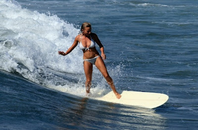 Hot Surfer Girl Pic
