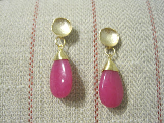 Pendientes de jade fucsia