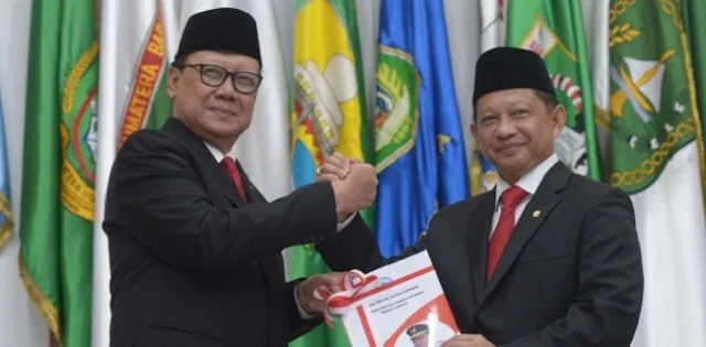 Dapat Bisikan soal Reshuffle Kabinet, Hensat: Tito Tukar Guling dengan Tjahjo