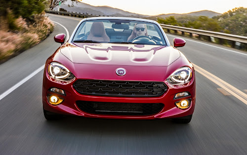 Fiat 124 Spider Lusso in red