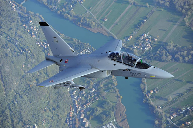 LEONARDO HIGHLIGHTS M-346 TRAINER JET IN KUWAIT