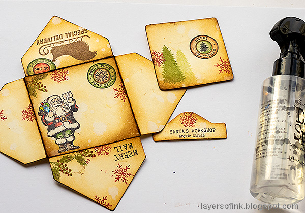 Layers of ink - Christmas Envelope and Card Tutorial by Anna-Karin Evaldsson.