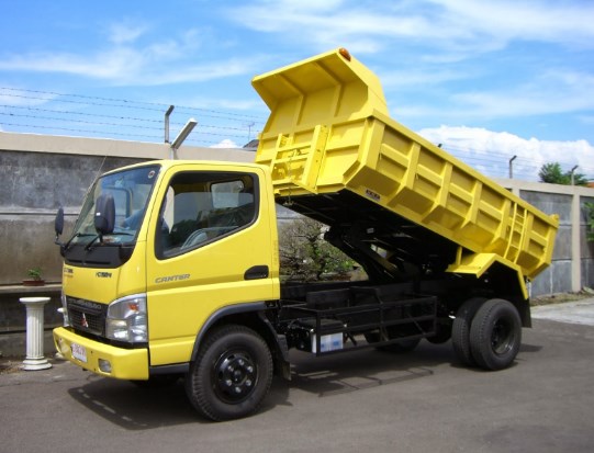 dump truck mitsubishi FE 