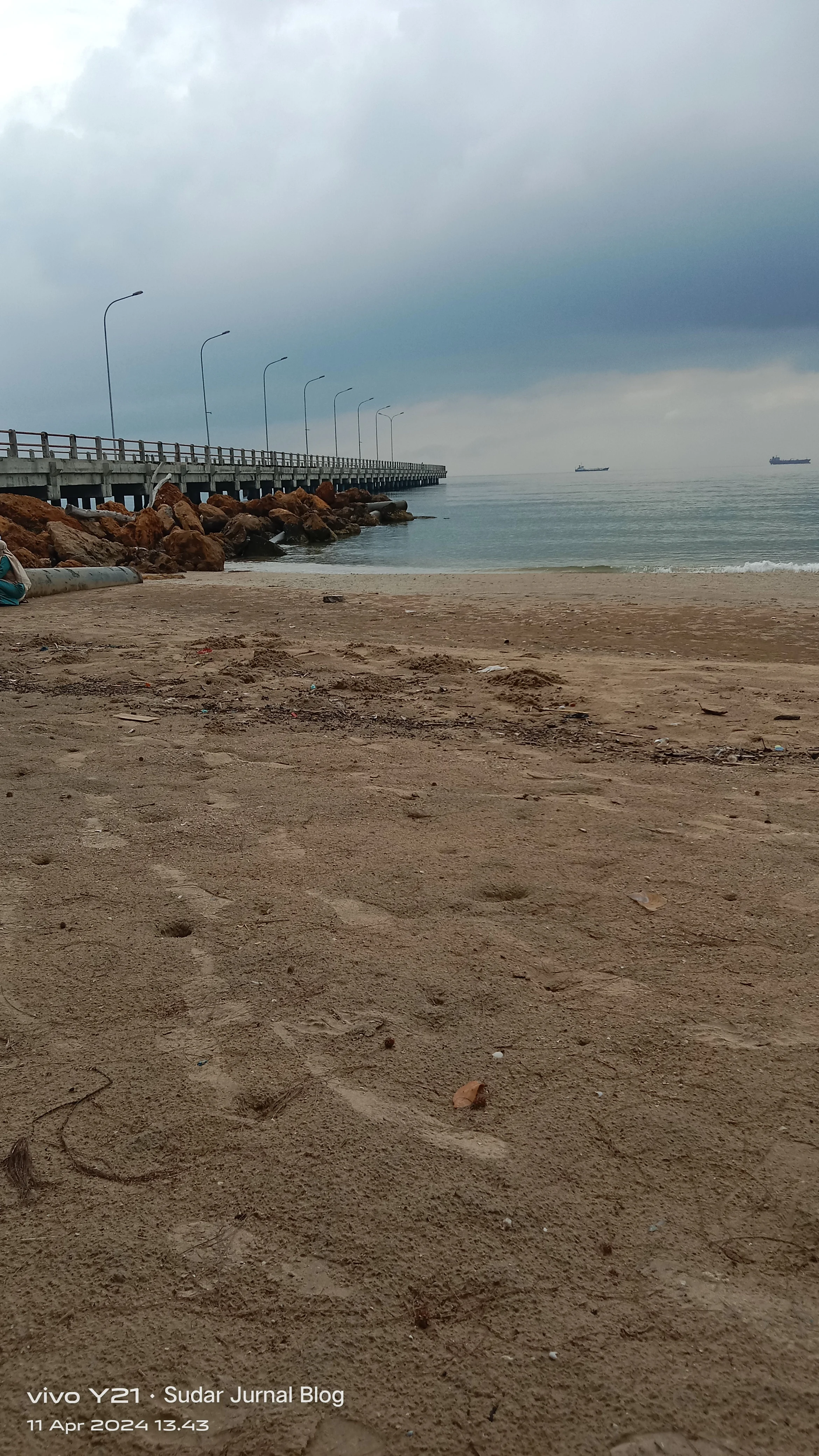 Penasaran Dengan Pantai Telaga Tuban