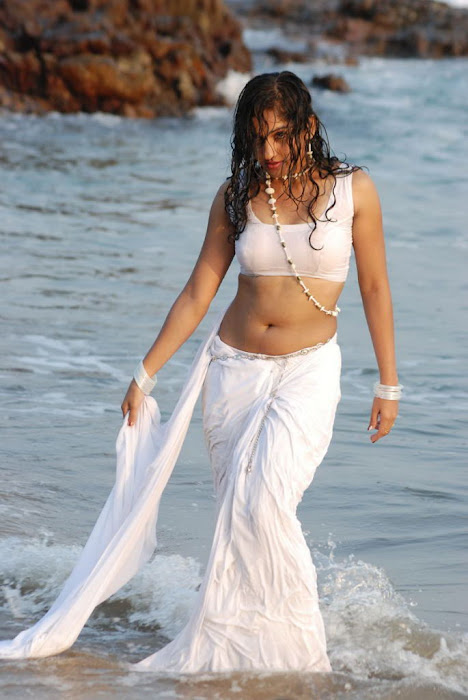 madhavi latha new beach unseen pics