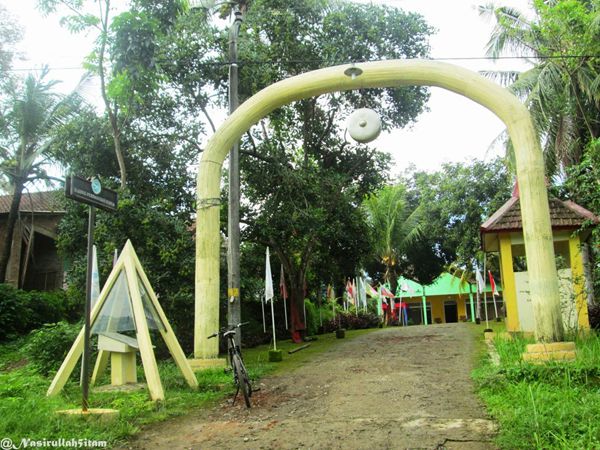 Pintu Gerbang Gong Perdamaian, Plajan, Jepara