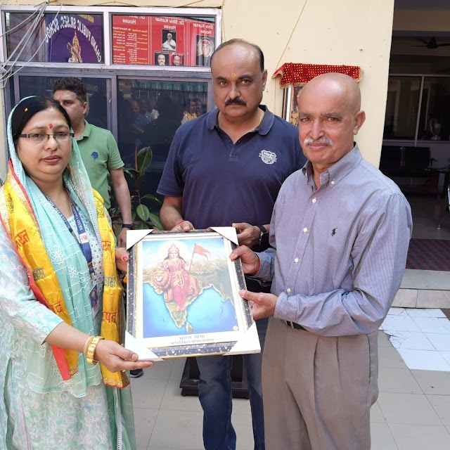 चाँद  पब्लिक स्कूल घुघर  पालमपुर को में गुरु वंदन छात्र अभिनंदन कार्यक्रम का आयोजन