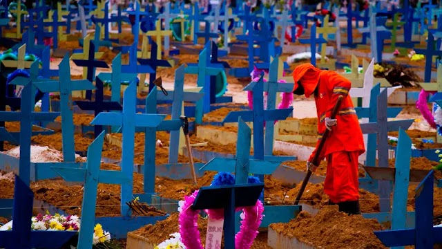 Com 1.454 óbitos nas últimas 24 h, Brasil passa de 470 mil mortes pela Covid-19