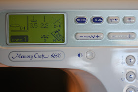 all crafts How To Use A Sewing Machine  {fabric mug rug}