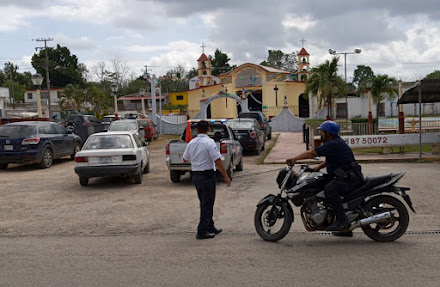 Advierten que retirarán autos estacionados en lugares prohibidos de Lázaro Cárdenas