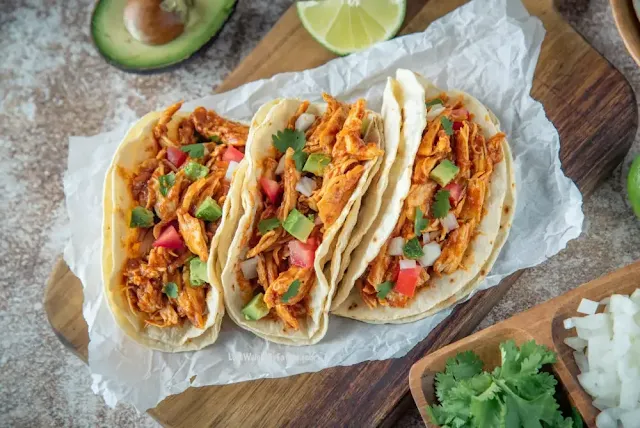 Flavorful and Tender: Pulled Chicken Tacos