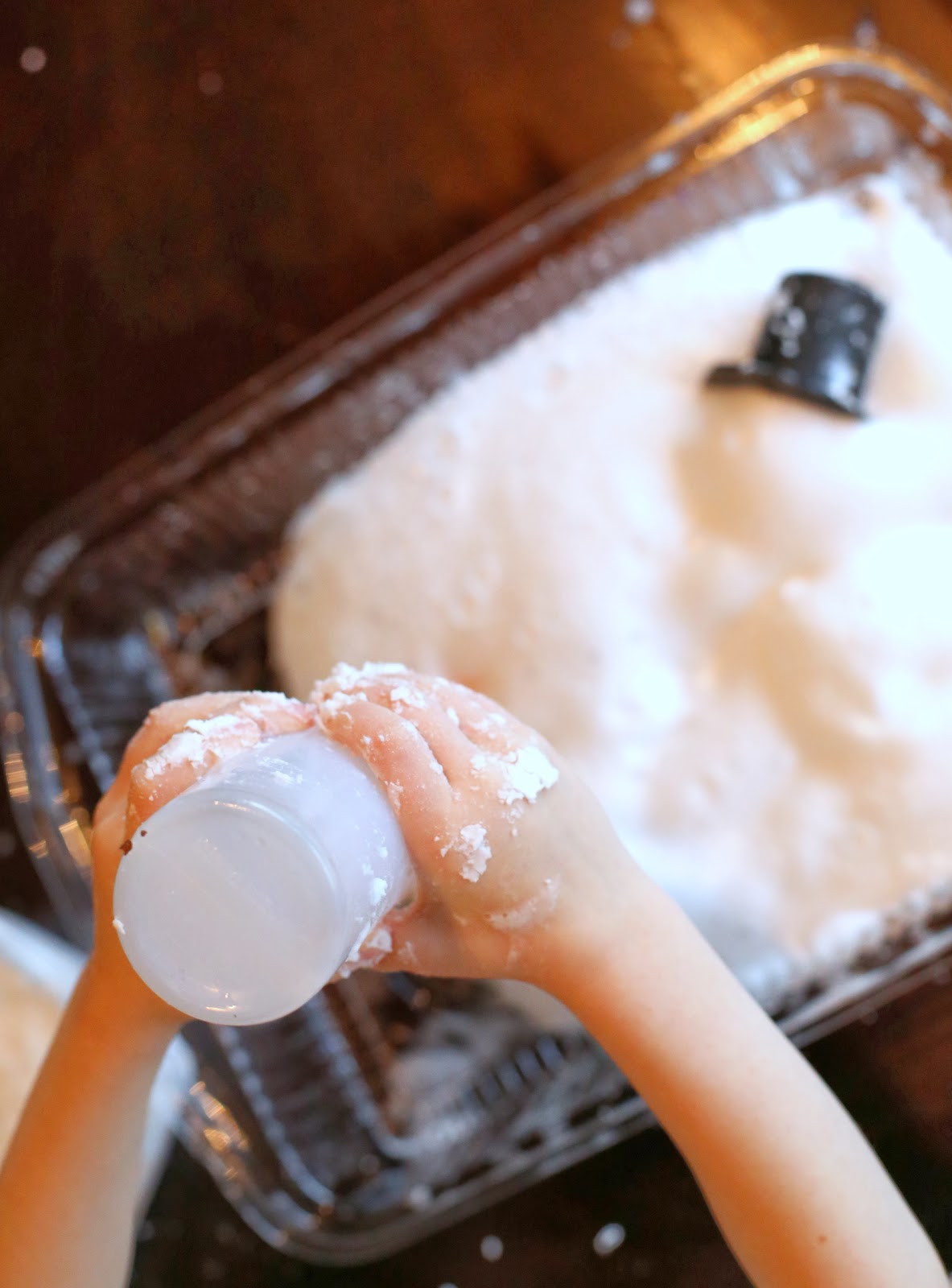 {New Recipe} Foaming Dough you can use to make Magic Foaming Snowmen that "melt" into an icy puddle of frothy foam!  From Fun at Home with Kids