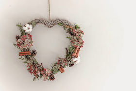 How to make a dried Hydrangea wreath